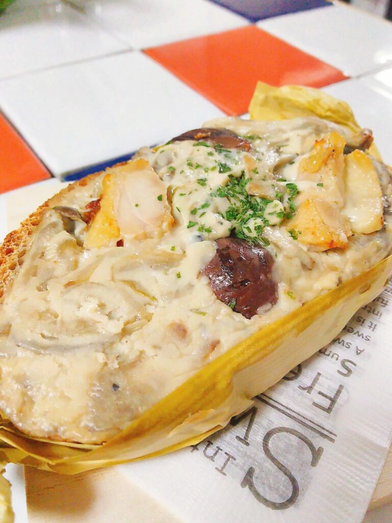 鶏のきのこのライ麦パン