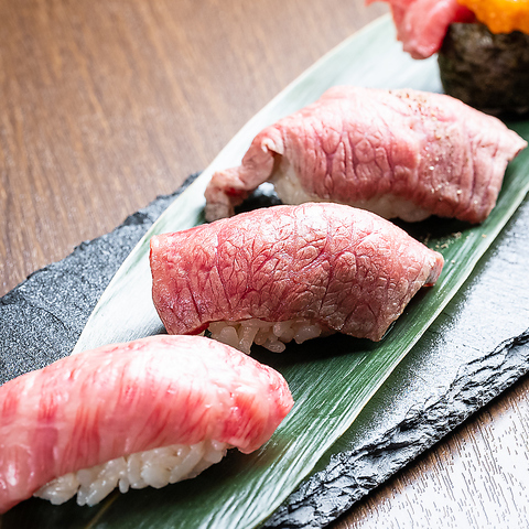 【●％OFF！】絶品肉寿司！熊本県産の「あか牛」が贅沢に味わえる！@藤井寺市：