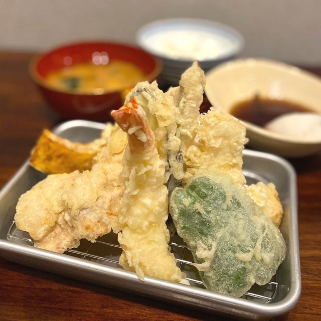 揚げたての天ぷらが最高!! 昼はボリューム満点の定食・夜は一品とお酒で♪『天ぷら まさる』@堺市堺区：