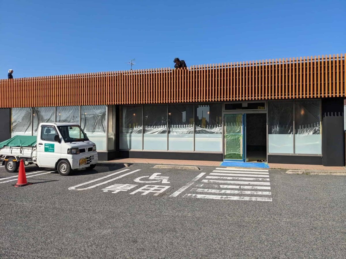 【新店情報】堺市西区・鶴田池にあったローソン跡地にオシャレな建物が工事中！オープン予定のお店は…：