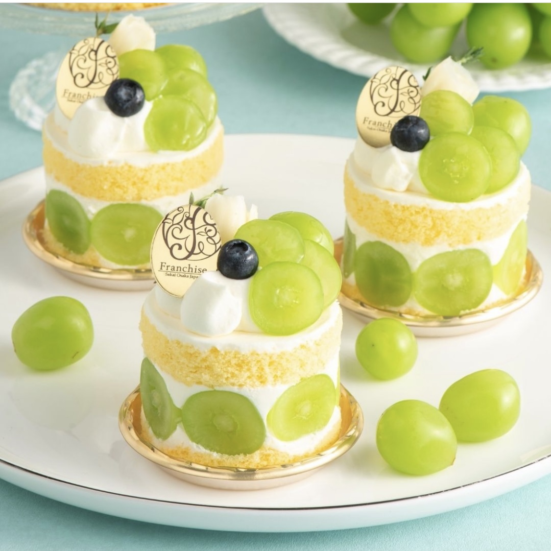 8月の限定ケーキ！果汁弾けるシャインマスカットを贅沢に使用したスポンジケーキ！：