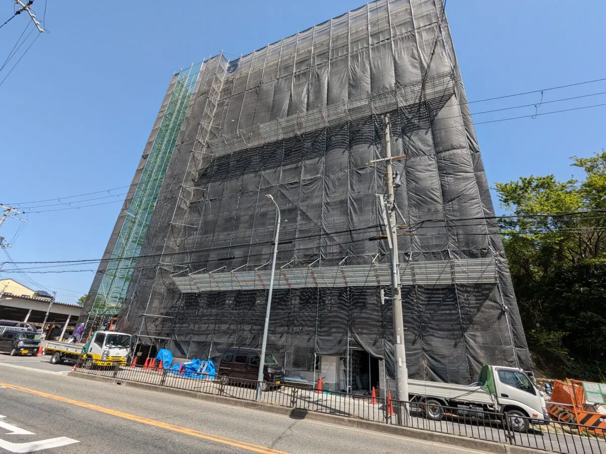 【新店情報】堺市堺区・30号線沿いの賢明学院の前が工事中です。オープン予定の建物は…：
